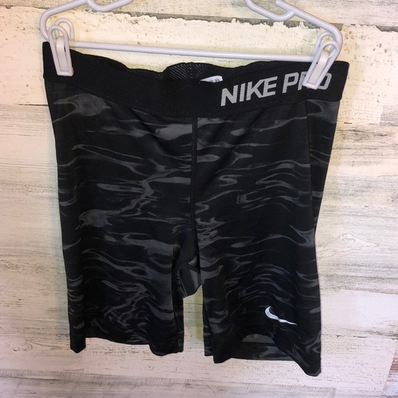 Nike spandex shorts nike long spandexs size small biker shorts gray shor… - Picture 1 of 4